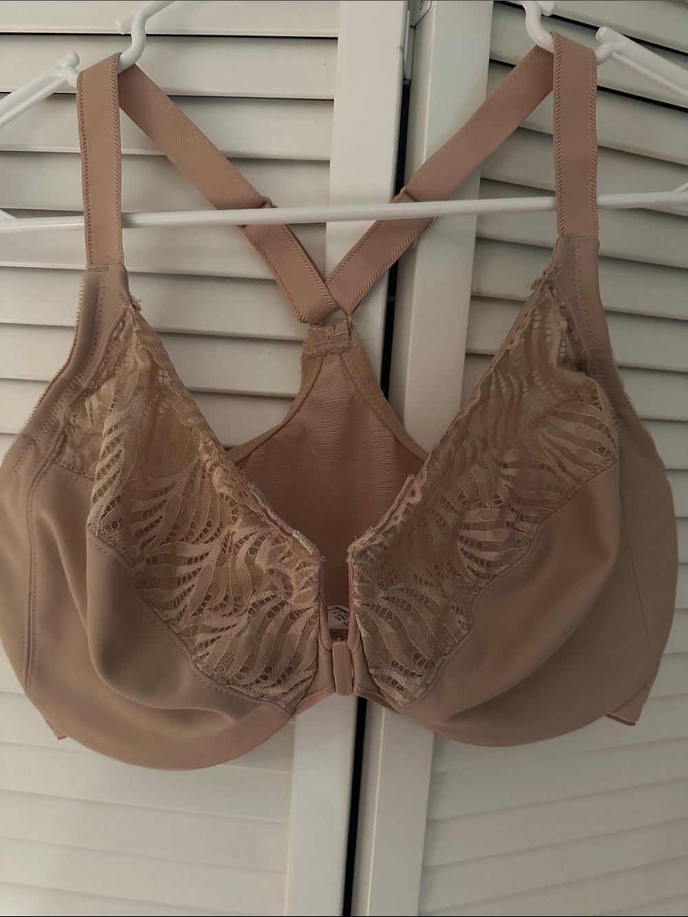 Glamorise Beige Lace Front-Closure Support Bra